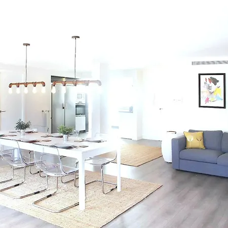 Welcoming Chalet In With Pool And Air Conditioning Alpehytte Marbella